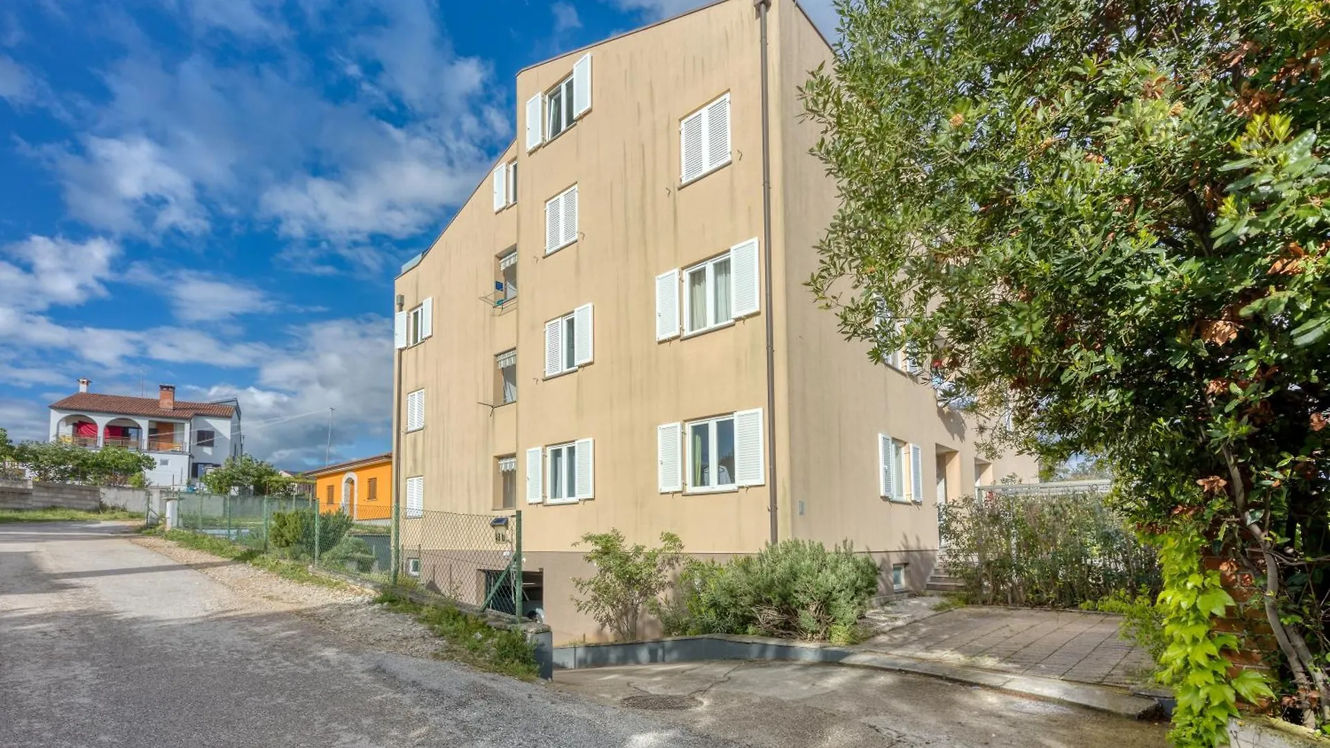 Apartments Erna & Max location